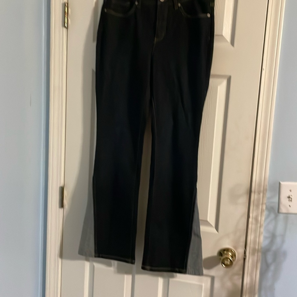 Studio by Denim & Co. Jeans. Size 10. Good pre-owned condition.